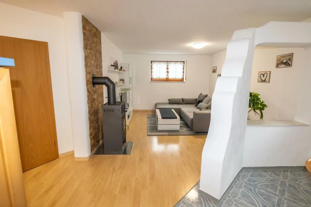 Ferienwohnung Ruderich 希尔沙伊德