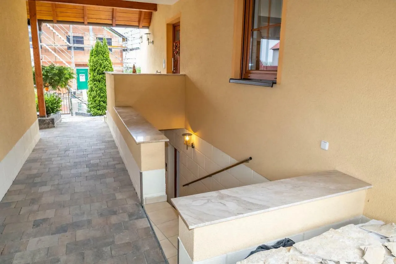 Ferienwohnung Ruderich 希尔沙伊德 0*,